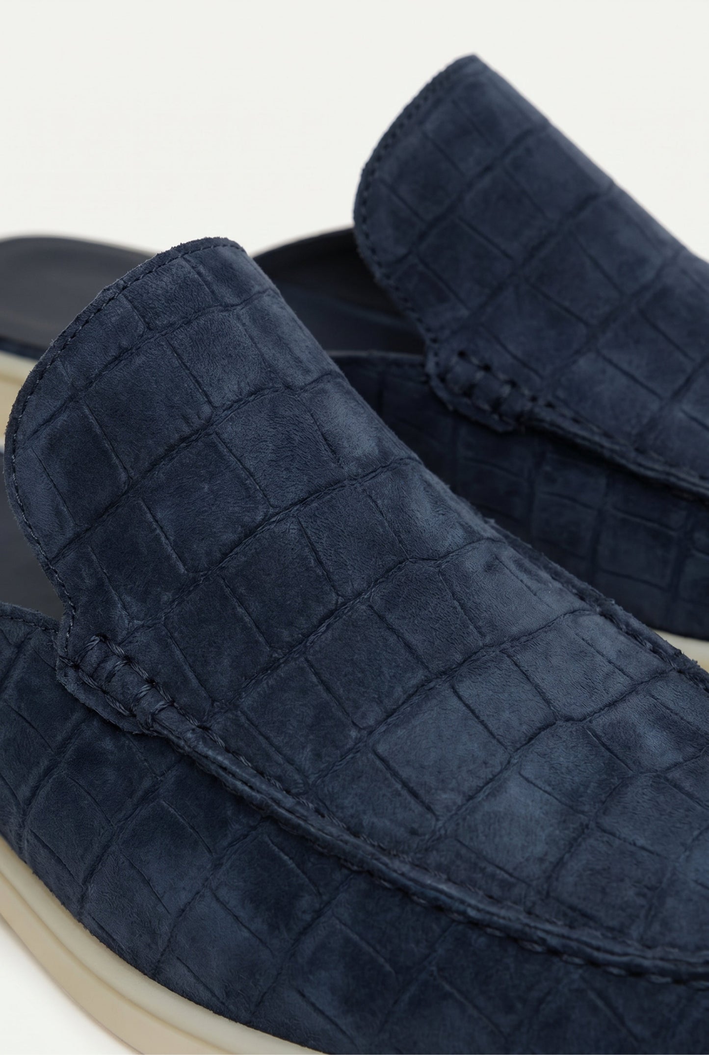 Yacht Mule i Premium Mocka – Marinblå