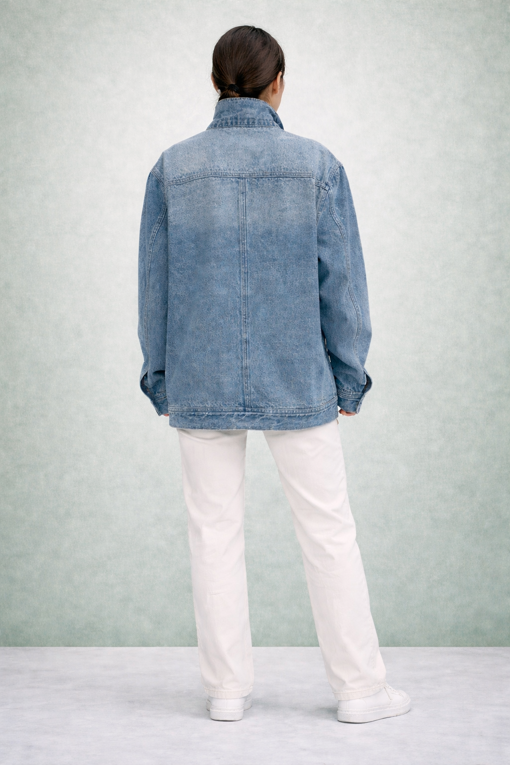 Asymmetrisk urban jacka med knappar